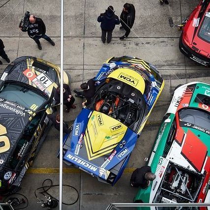 Norris shuts out social media as F1 battle heats up