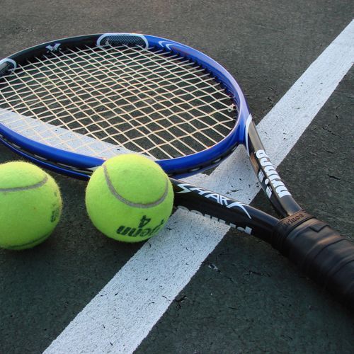 Boys Tennis 2025: HKHS Stays Unbeaten in Shoreline Conference with 5-2 Win Over East Hampton
