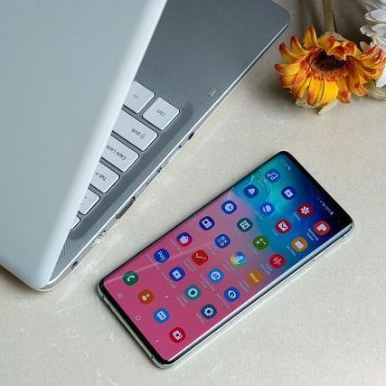 Samsung debuts pricey S25 Edge, kicking off wave of thin phones