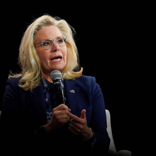 Former Rep. Liz Cheney, in Anchorage lecture event, gives kudos to Alaska Sen. Murkowski