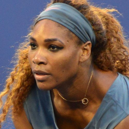 Serena Williams Hilariously Lets Her 16-Month-Old Daughter Do Her Makeup