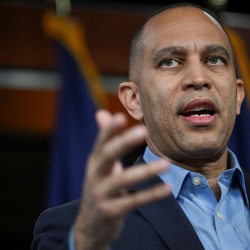Hakeem Jeffries EXPOSED at DIDDY PARTIES & Alleged Secret “FREAK-OFFS”? BACKLASH Erupts!