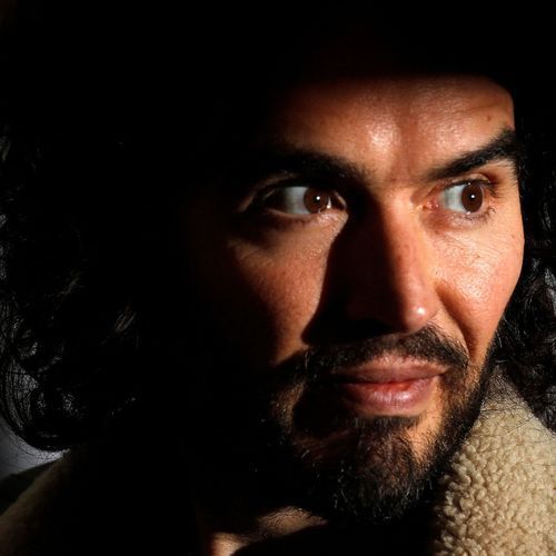 Russell Brand defends Ye’s ‘Heil Hitler’ music video - Jewish Telegraphic Agency